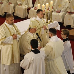 Nadbiskup Kutleša zaredio petoricu novih đakona